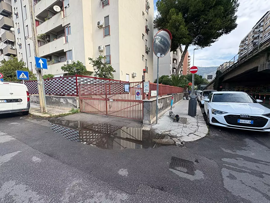 Immagine 5 di Garage in affitto  in Via Monti Iblei a Palermo