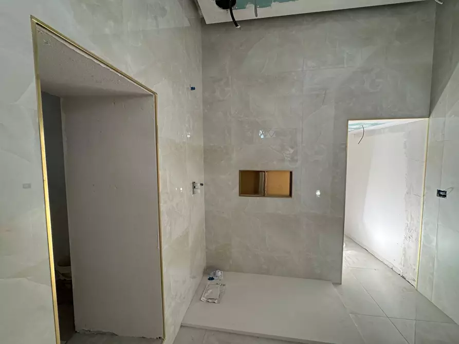 Immagine 21 di Appartamento in vendita  in Via Albergheria a Palermo