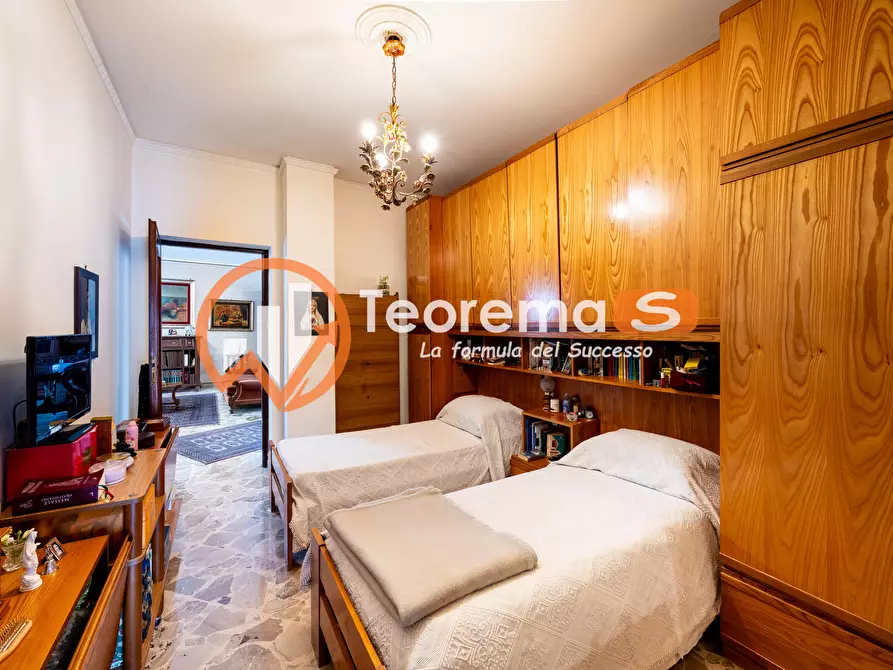 Immagine 14 di Appartamento in vendita  in Via Serradifalco a Palermo