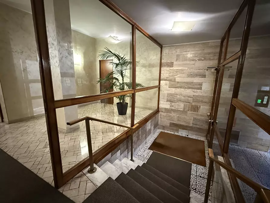 Immagine 2 di Pentalocale in vendita  in Via Roberto Moroni 7A a Sesto San Giovanni