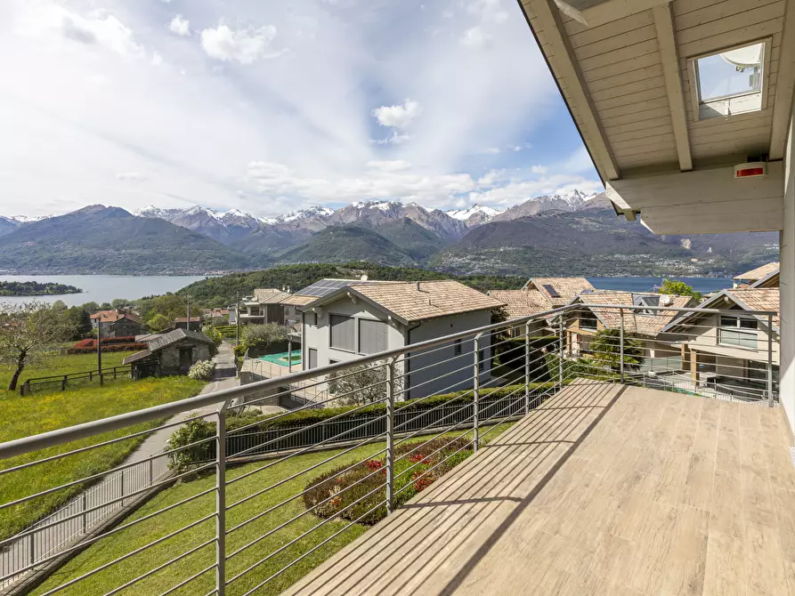 Immagine 51 di Villa in vendita  in Via Colombèe 11 a Colico