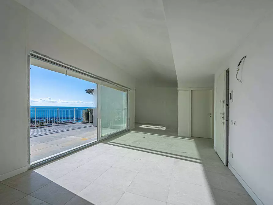 Immagine 13 di Trilocale in vendita  in Via Carlo 433 a San Remo