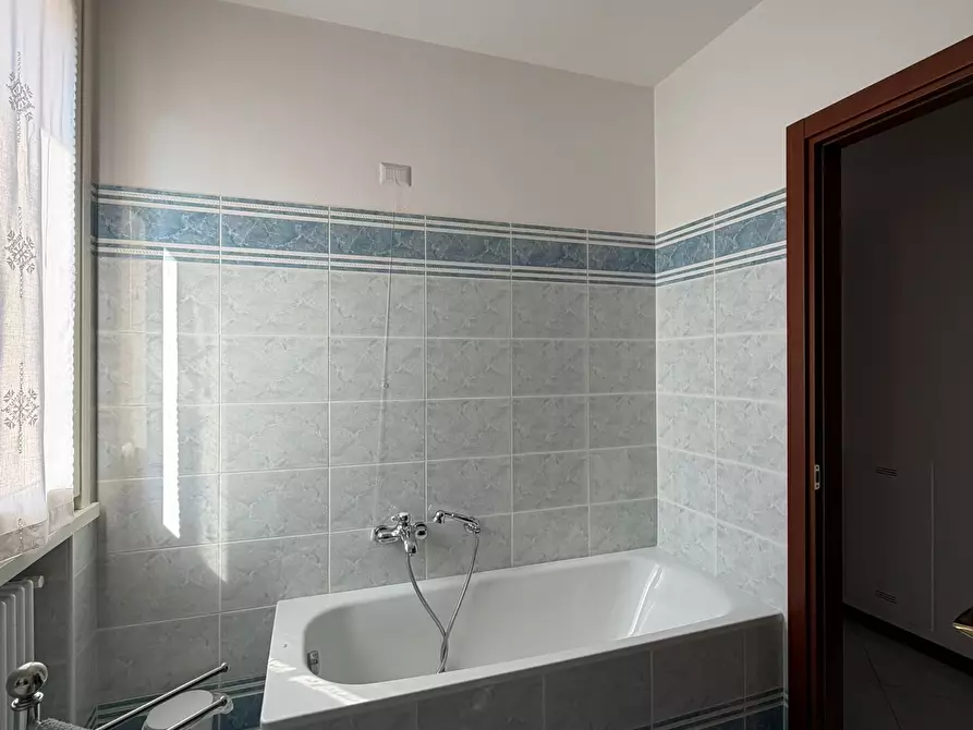 Immagine 33 di Stanza singola in affitto  a Fornovo Di Taro