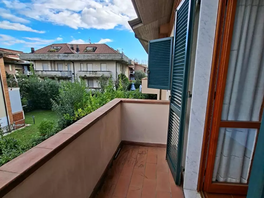 Immagine 28 di Quadrilocale in vendita  a Massa