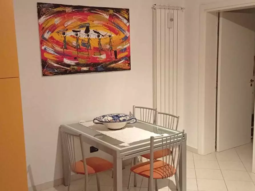 Immagine 6 di Trilocale in affitto  a Massa