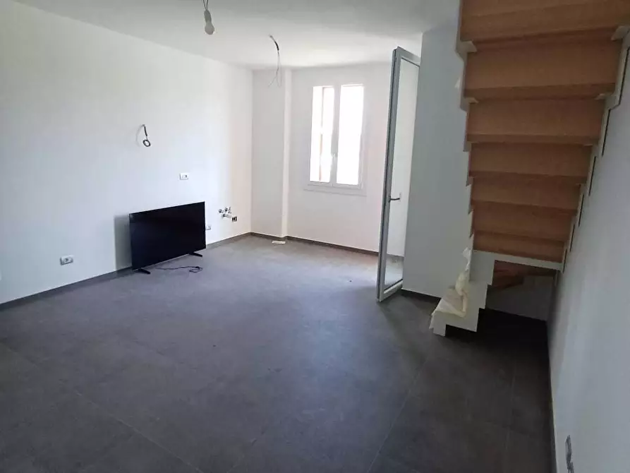 Immagine 21 di Trilocale in vendita  a Medesano