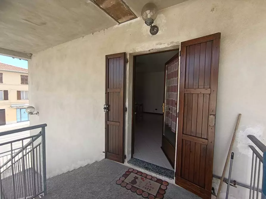 Immagine 2 di Bilocale in affitto  a Medesano