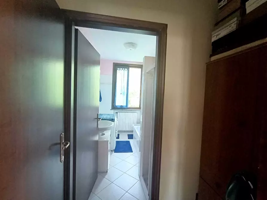 Immagine 13 di Bilocale in affitto  a Medesano