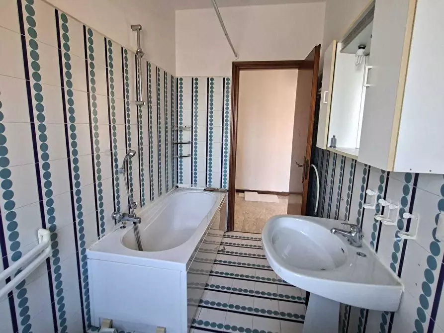 Immagine 38 di Trilocale in vendita  a Medesano