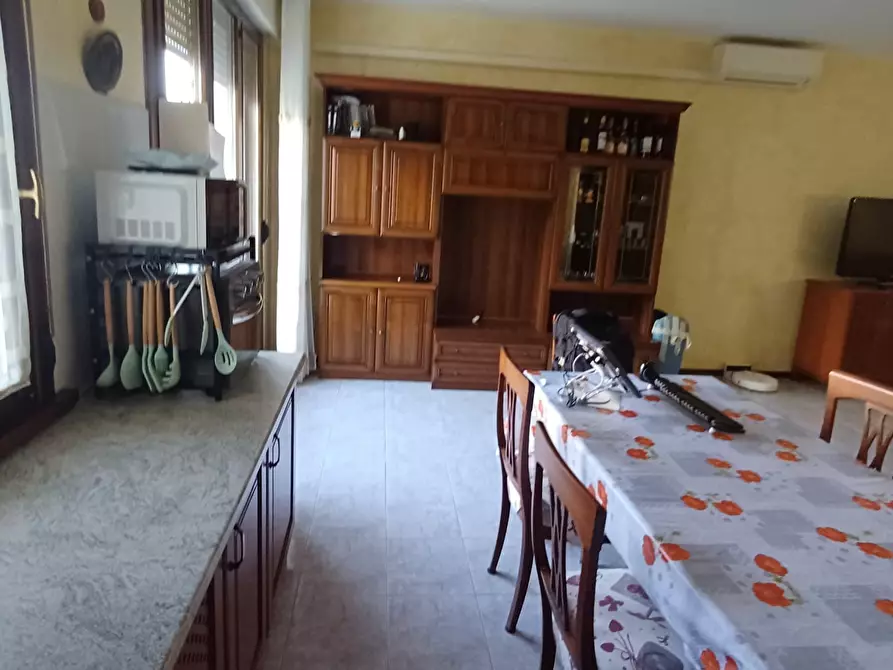 Immagine 10 di Trilocale in vendita  a Medesano