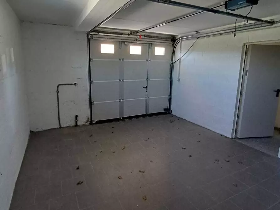 Immagine 21 di Bilocale in vendita  a Medesano