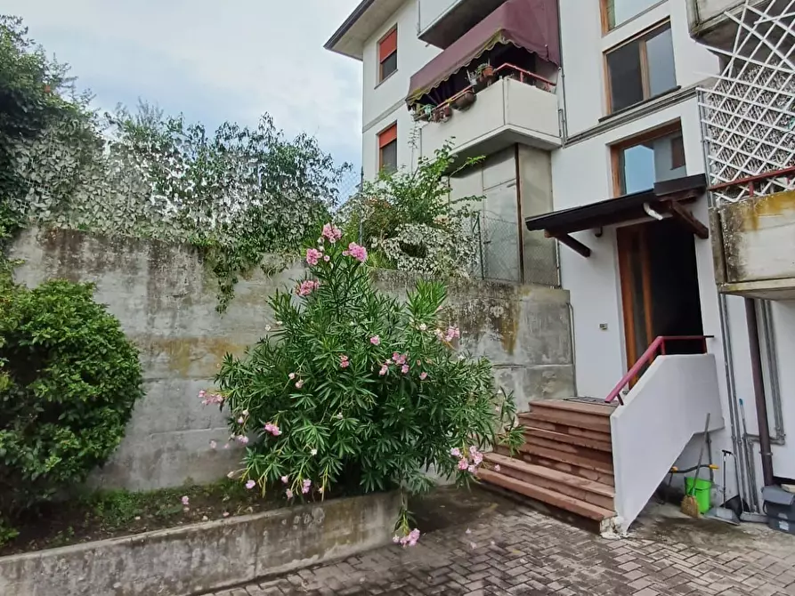 Immagine 2 di Trilocale in vendita  a Traversetolo