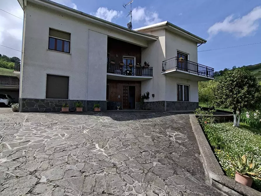 Immagine 1 di Casa bifamiliare in vendita  a Fornovo Di Taro