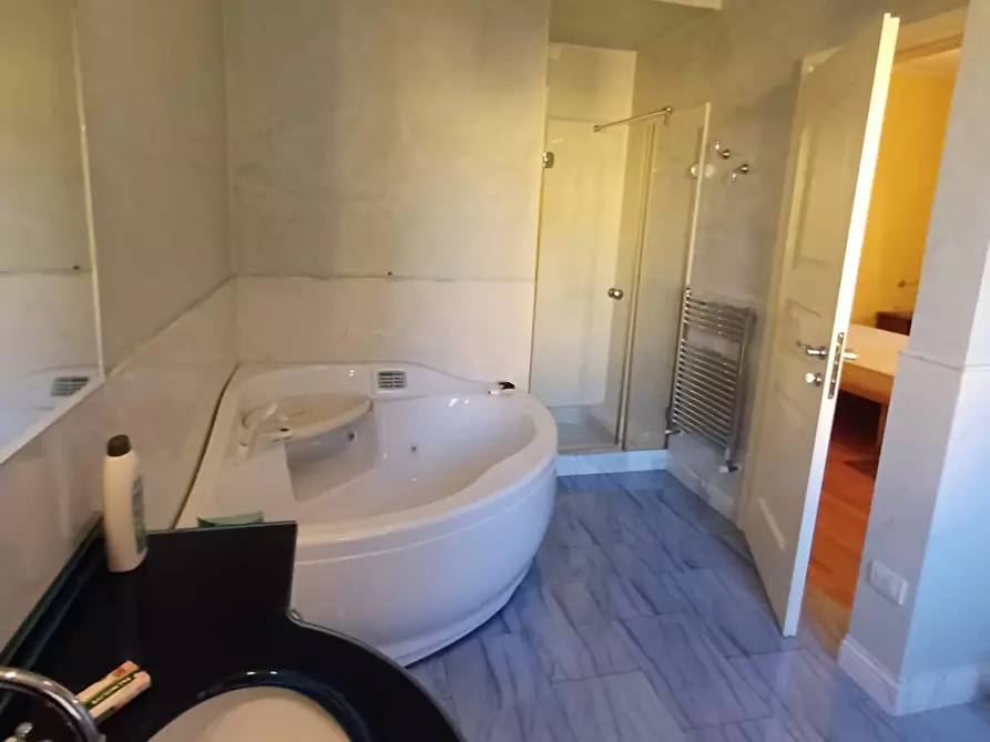 Immagine 34 di Pentalocale in vendita  a Solignano