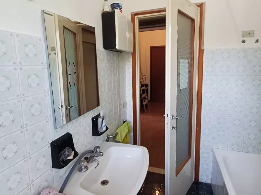 Immagine 28 di Quadrilocale in vendita  a Fornovo Di Taro