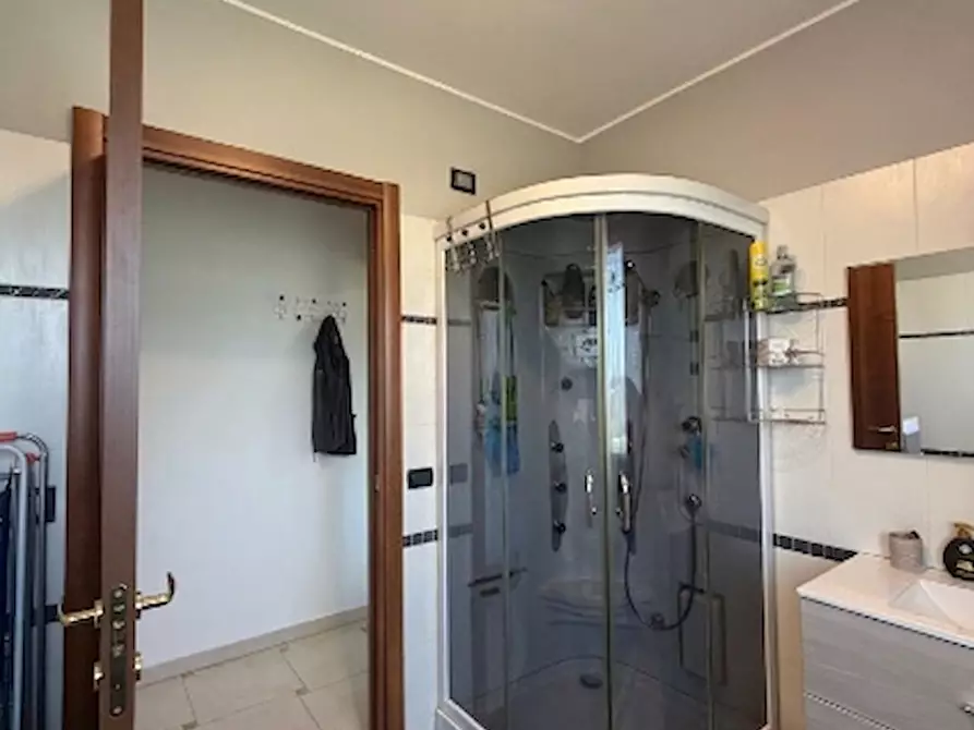 Immagine 16 di Quadrilocale in vendita  a Varano De' Melegari