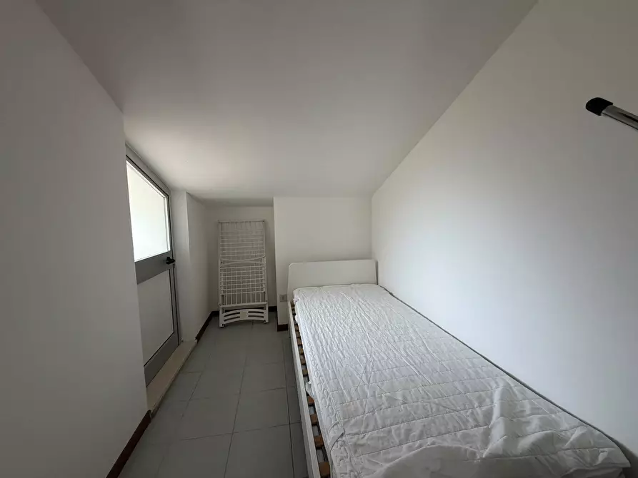 Immagine 11 di Trilocale in affitto  a Medesano