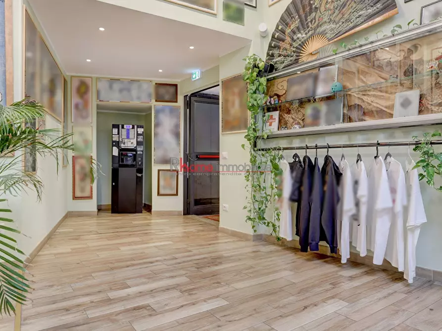 Immagine 2 di Locale commerciale in vendita  a Roma