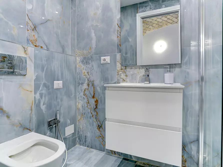 Immagine 18 di Loft/Open space in vendita  a Roma