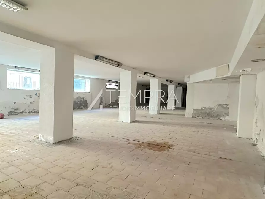 Immagine 2 di Attività artigianale in vendita  in Via Spampinato Aurelio 10 a Adrano