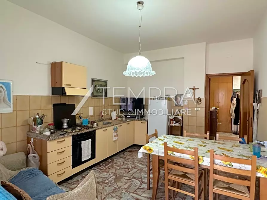 Immagine 7 di Appartamento in vendita  a Adrano