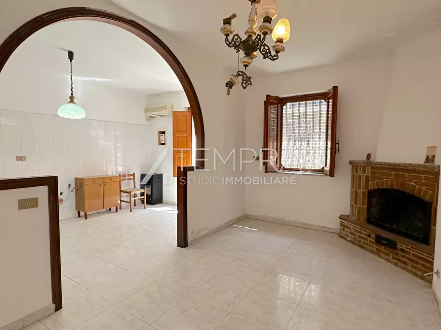 Immagine 3 di Appartamento in vendita  in VIA DELL'AMICIZIA a Adrano