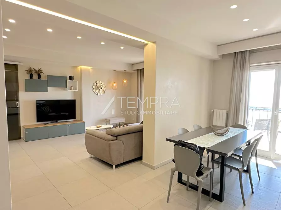 Immagine 2 di Appartamento in vendita  in VIA PASCAL a Adrano