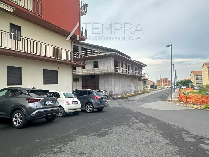 Immagine 30 di Appartamento in vendita  in Via Franz Kafka a Adrano