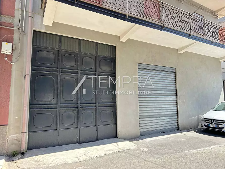 Immagine 30 di Appartamento in vendita  a Adrano