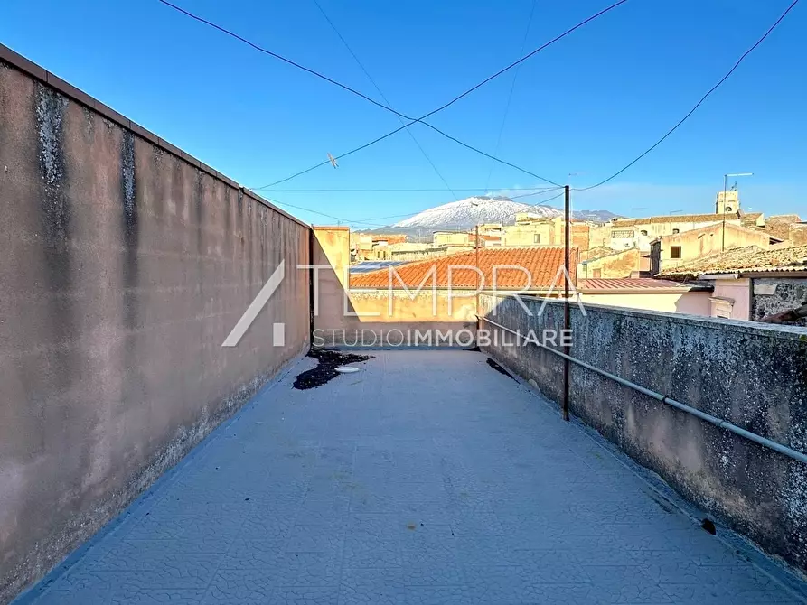 Immagine 10 di Appartamento in vendita  a Adrano