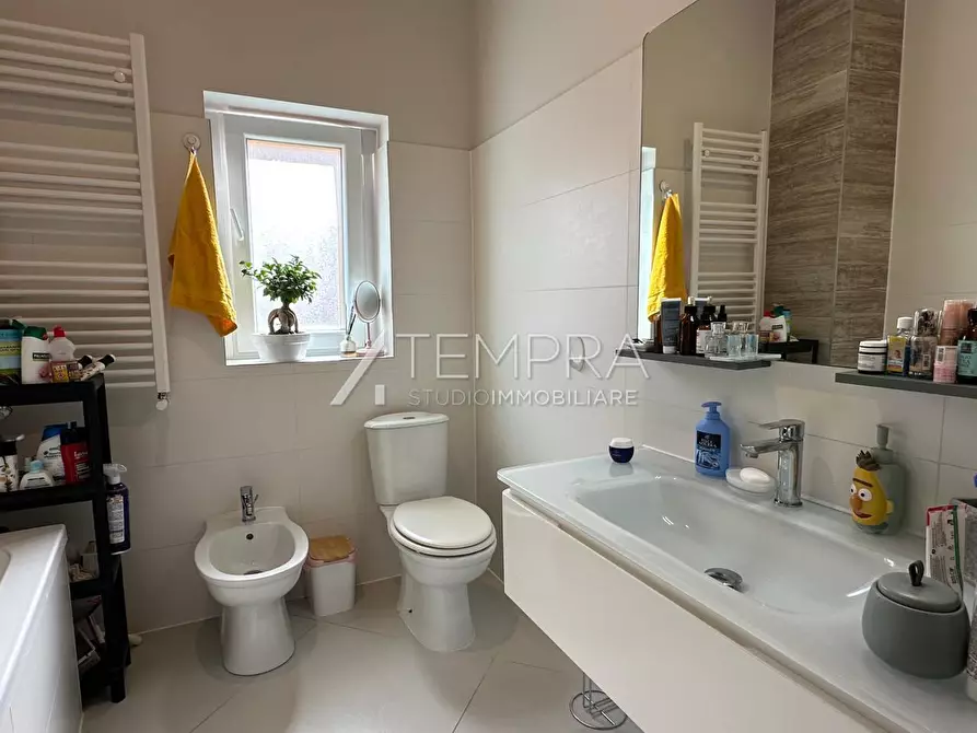 Immagine 17 di Casa indipendente in vendita  a Adrano