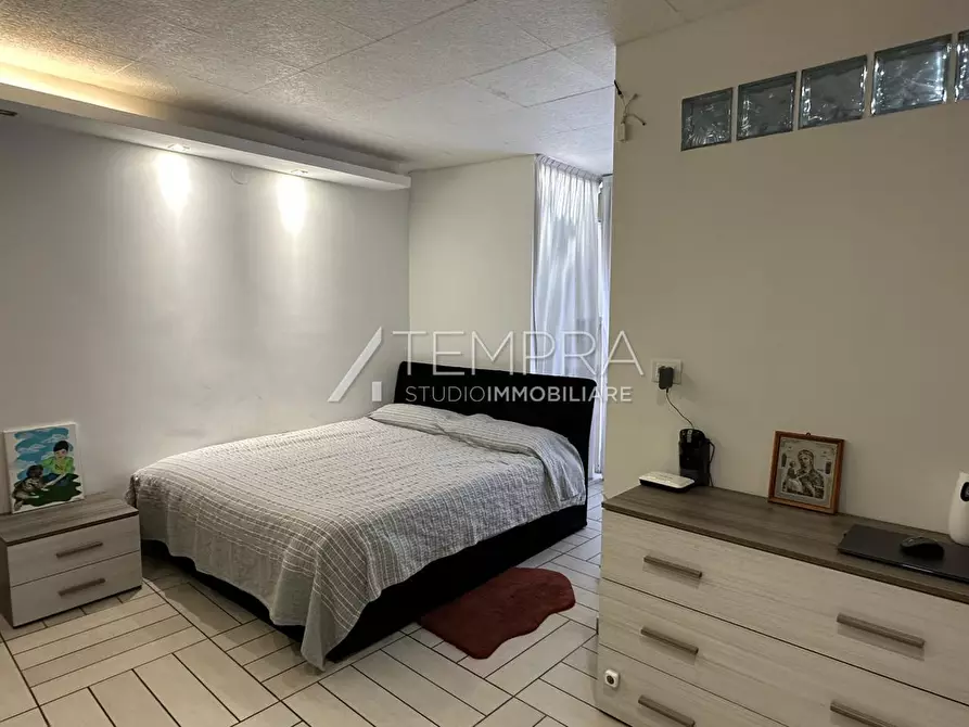 Immagine 7 di Casa indipendente in vendita  a Adrano