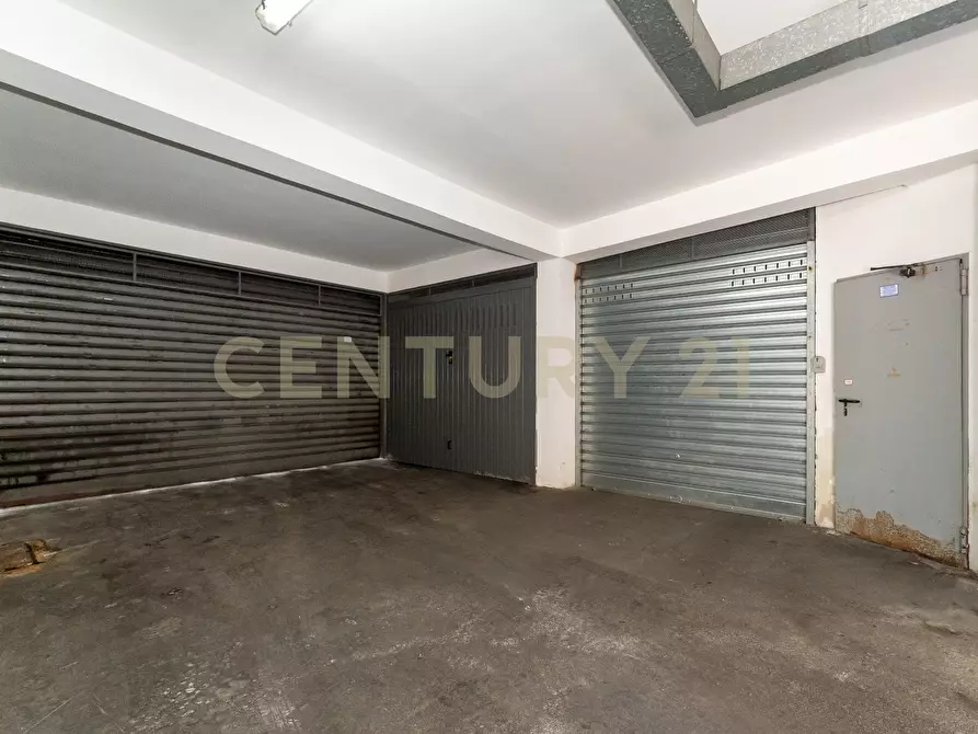 Immagine 69 di Pentalocale in vendita  in Via Nobile 19 a San Gregorio Di Catania