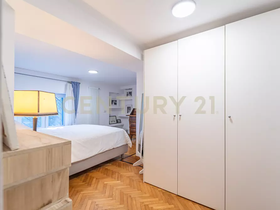 Immagine 58 di Bilocale in vendita  in Via la Sila 14 a Roma