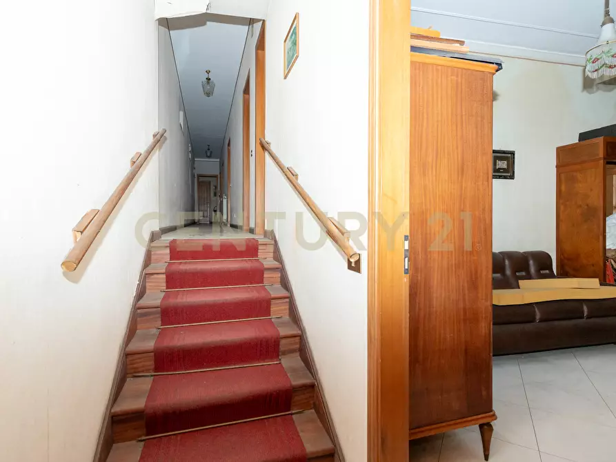 Immagine 27 di Pentalocale in vendita  in Via Vittorio Emanuele 181 a Viagrande