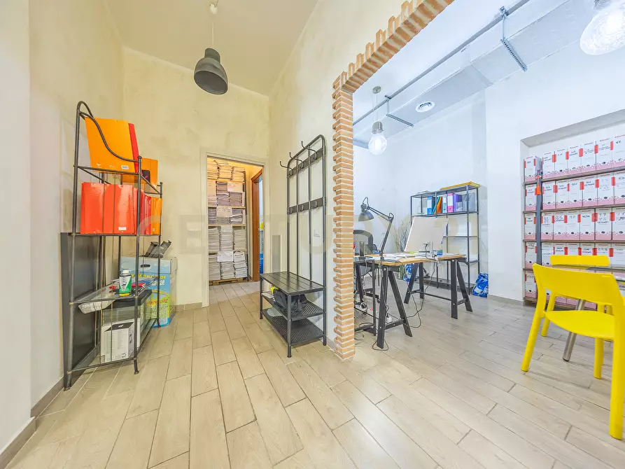 Immagine 18 di Locale commerciale in vendita  in VIA AUGUSTA GENINA 16 a Roma