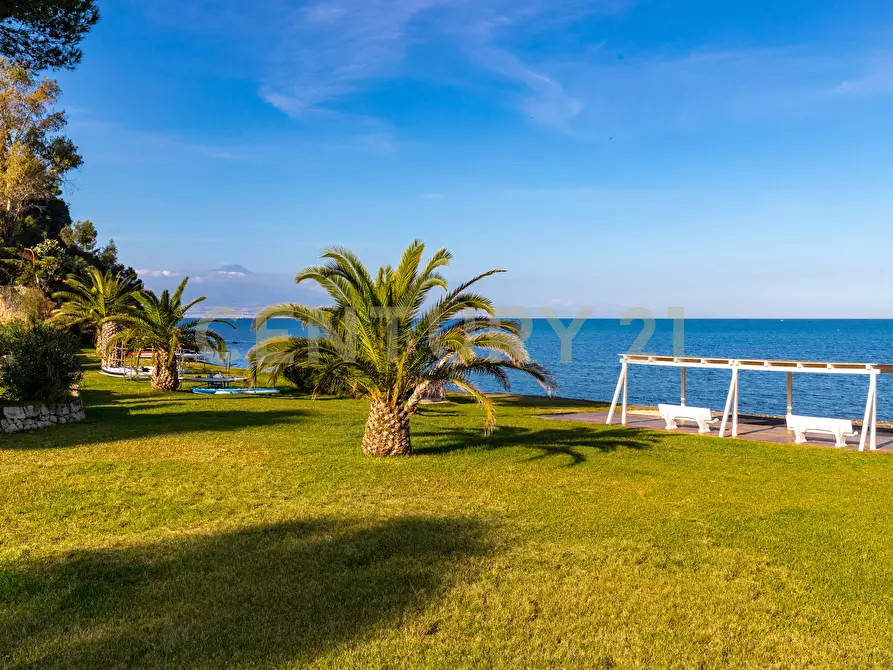 Immagine 1 di Porzione di casa in vendita  in Condominio Baia Arcile a Augusta