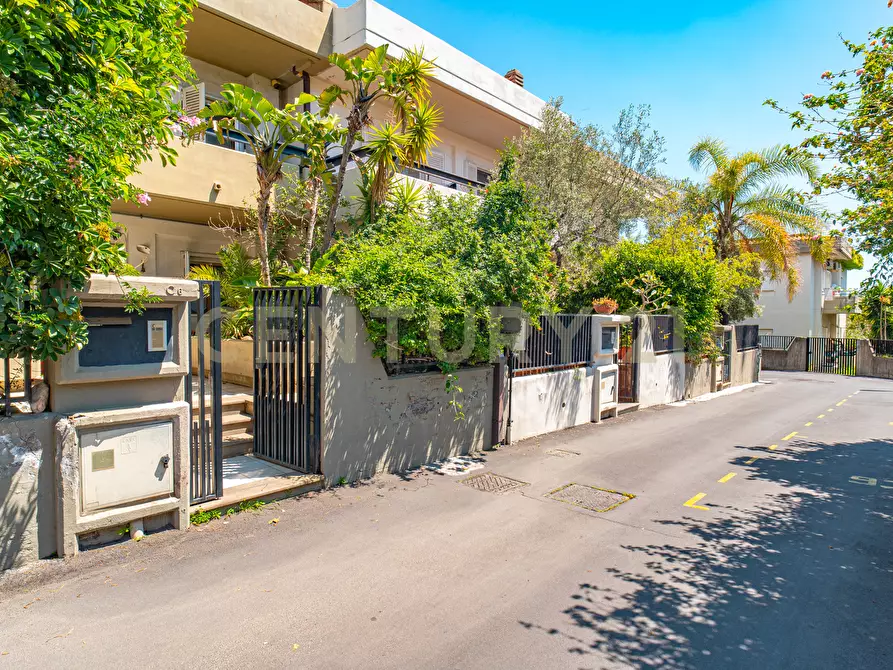 Immagine 46 di Villa in vendita  in Via G. Pezzana 9 a Aci Castello