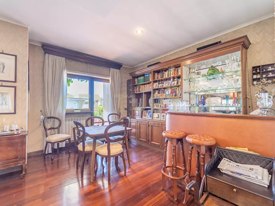 Immagine 9 di Attico in vendita  in Viale Cortina d'Ampezzo 199 a Roma