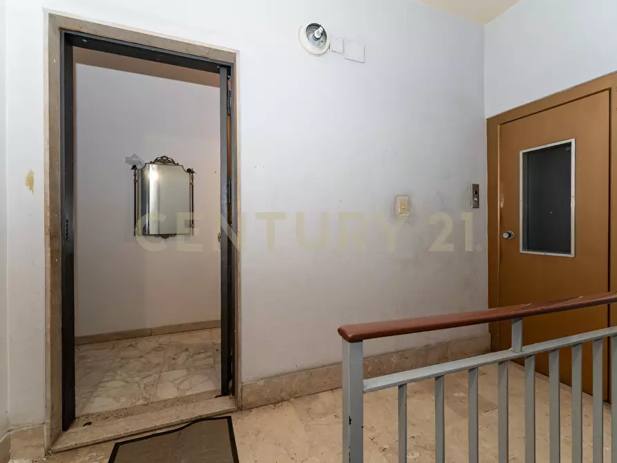 Immagine 37 di Attico in vendita  in Via San Filippo Neri 26 a Catania