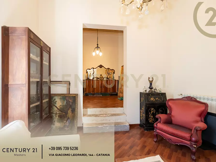 Immagine 81 di Pentalocale in vendita  in Via Etnea 196 a Catania