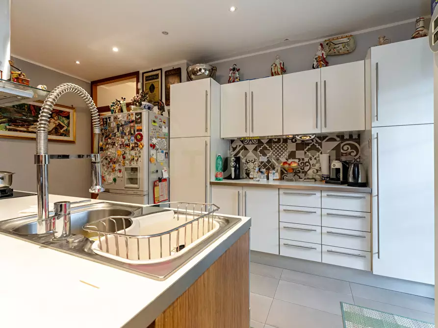 Immagine 12 di Quadrilocale in vendita  in Via Nizzeti 60 a Catania