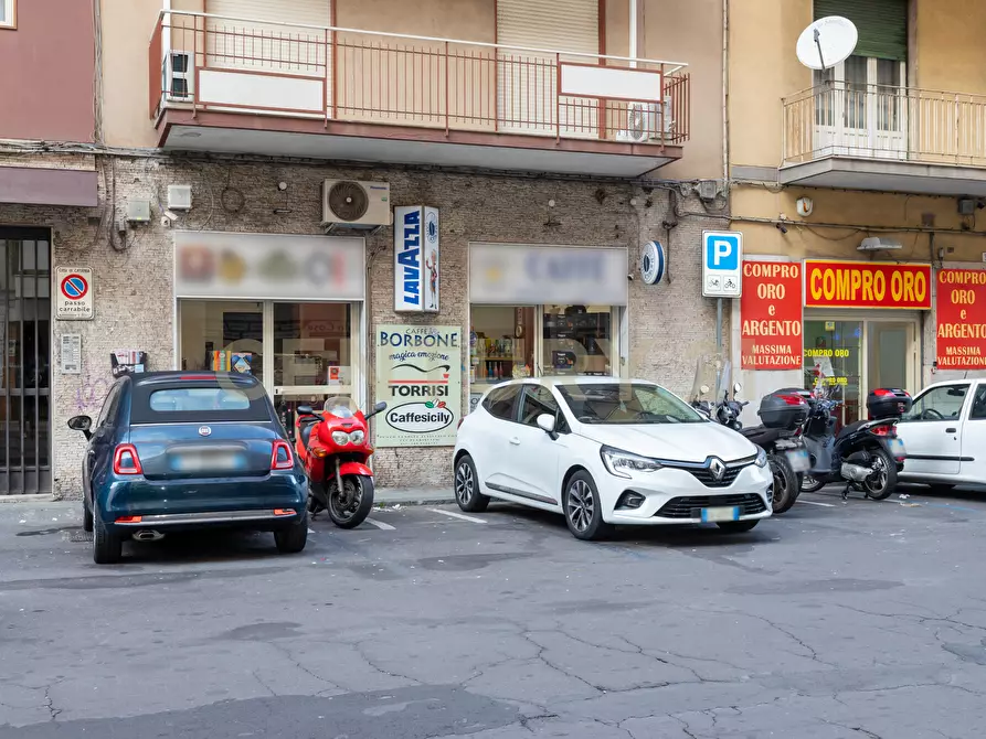 Immagine 1 di Locale commerciale in vendita  in Via Principe Nicola 27C, 29 a Catania