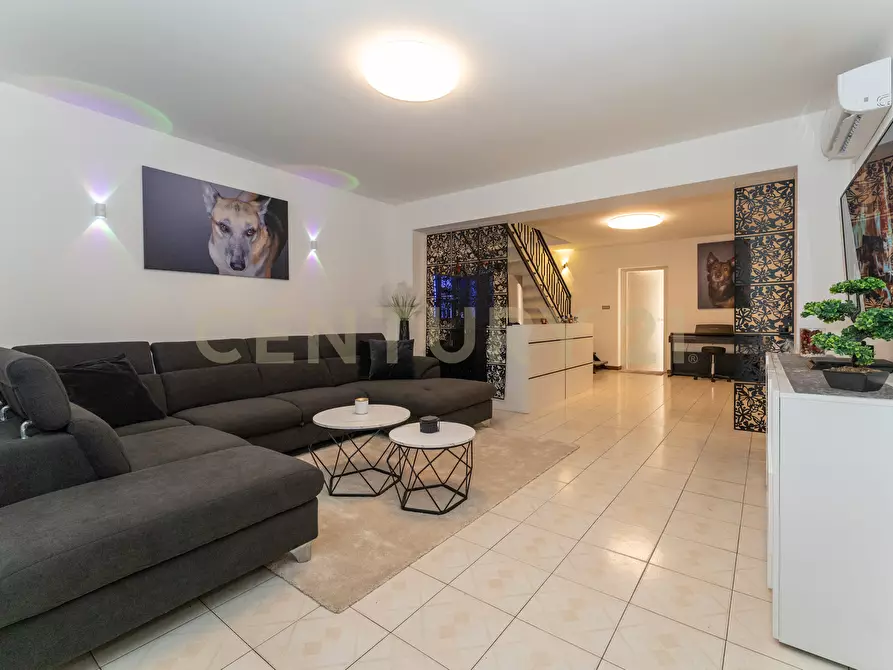 Immagine 2 di Porzione di casa in vendita  in Via XXXI Maggio 34 a Catania