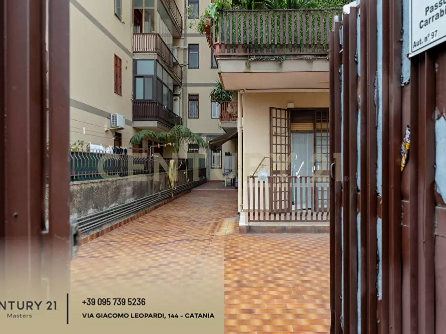 Immagine 38 di Trilocale in vendita  in Via Caduti del Lavoro 2 a Gravina Di Catania