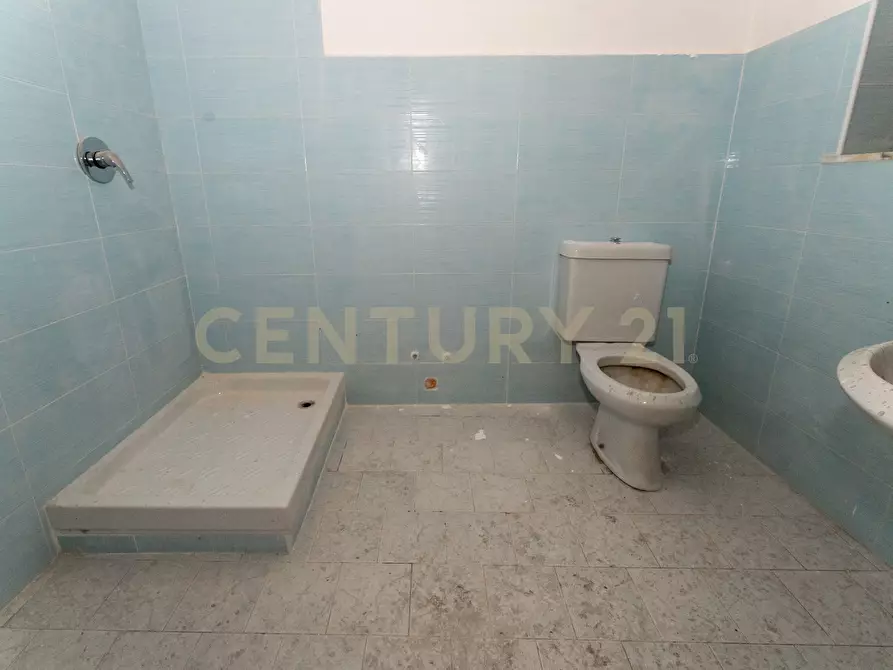 Immagine 22 di Locale commerciale in vendita  in Via Nizzeti a Tremestieri Etneo