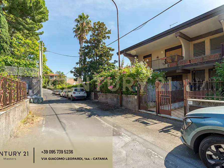 Immagine 3 di Casa indipendente in vendita  in Via G. Grassi 18 a Trecastagni