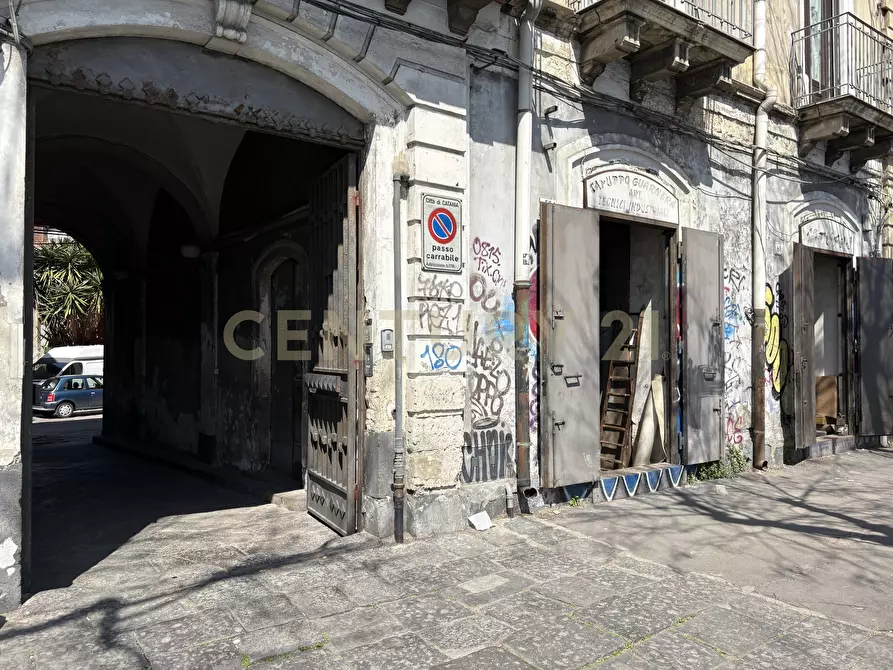 Immagine 7 di Locale commerciale in vendita  in Via 6 Aprile 59 a Catania