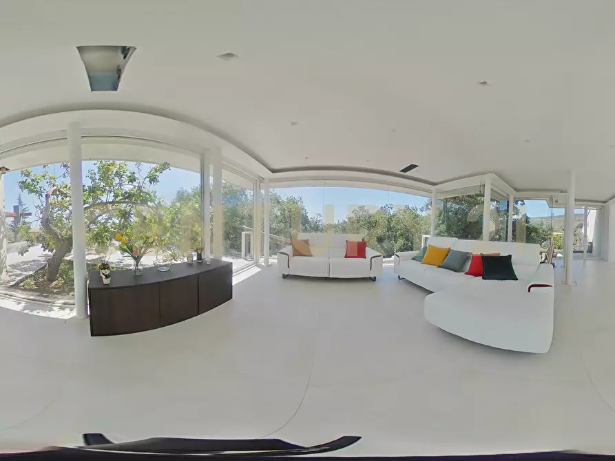 Immagine 104 di Villa in vendita  in SS284 a Adrano