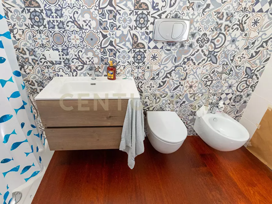 Immagine 32 di Villa in vendita  in SS284 a Adrano